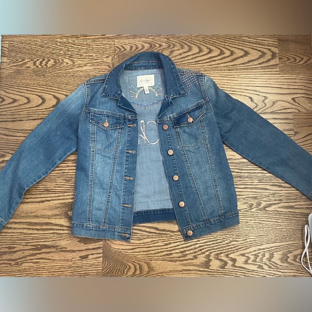 Colorful thread embroidered kid’s denim jacket